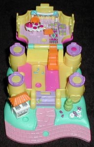 1996 - Polly Pocket Bouncy Castle - Pollyville - Bluebird Toys