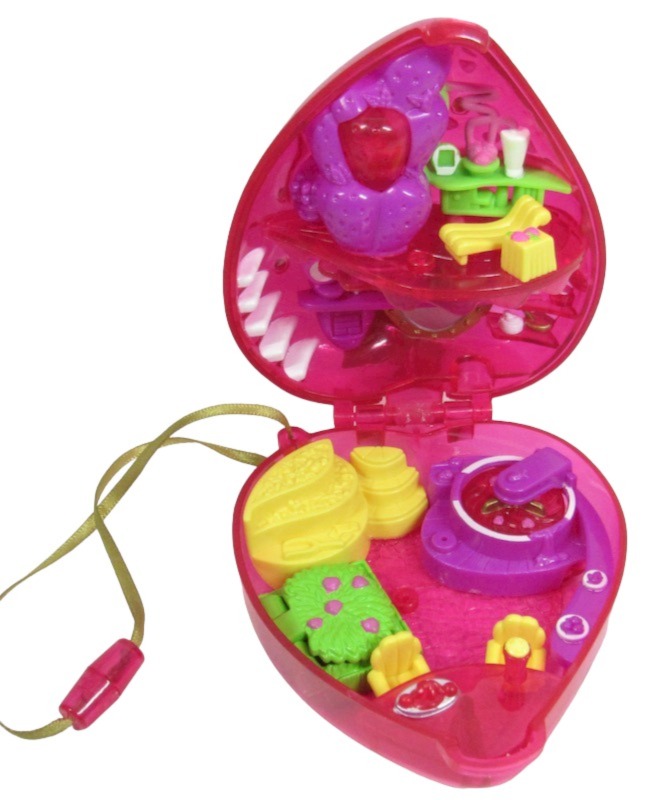 2000 Polly Pocket Fruit Surprise Strawberry Mattel 28655